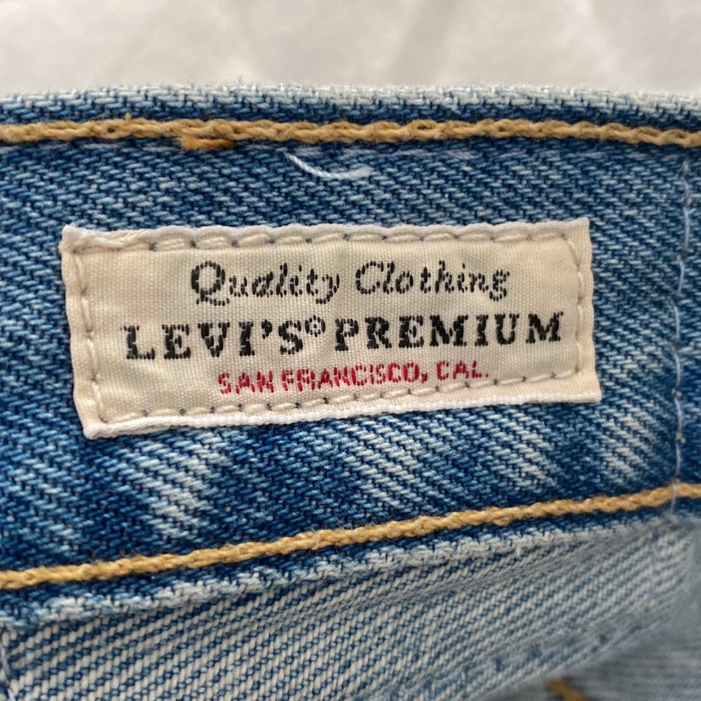 Levi’s 501 Button Fly Cutoffs - image 7